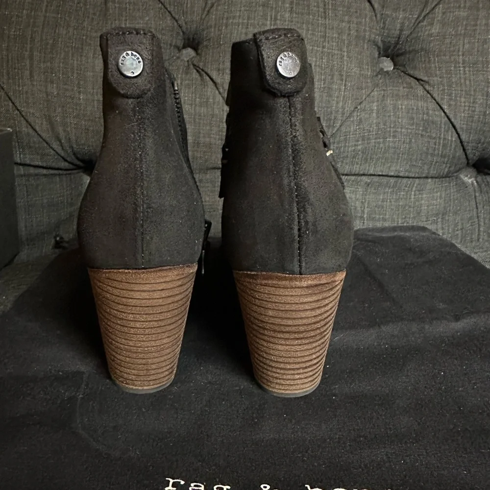 Rag & Bone Sleek Black Margot Heeled Ankle Booties.  Women’s size 36 (6) - Picture 4 of 8